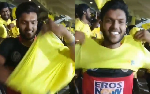RCB-and-CSK-Fan showing t-shirt IPL