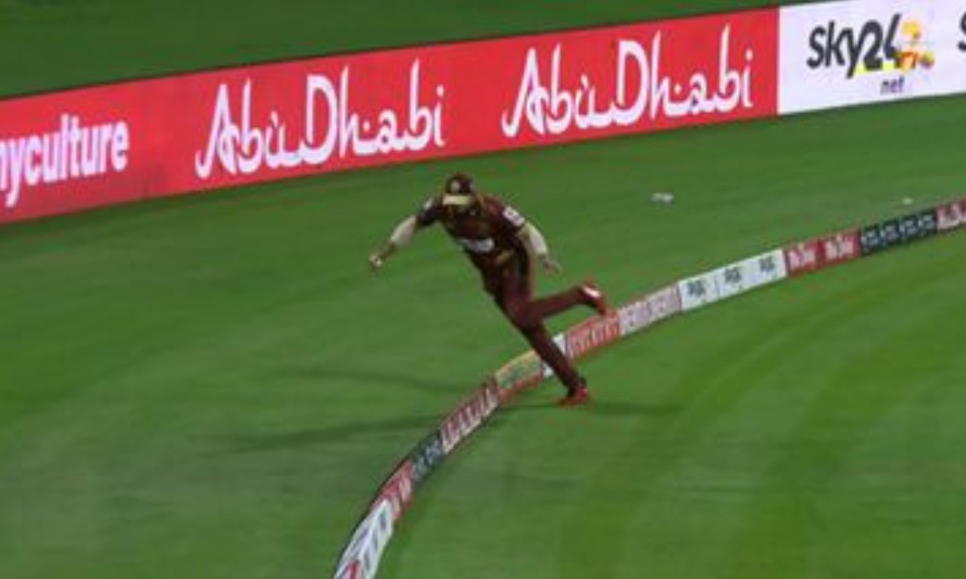 Video: Comedy of errors on the ropes in Abu Dhabi T10 league