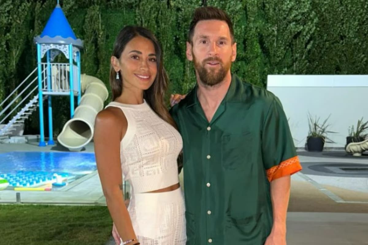 Lionel Messi's wife Antonella Roccuzzo stuns the internet with workout photos with Sergio Bsquests wife Elena Galera