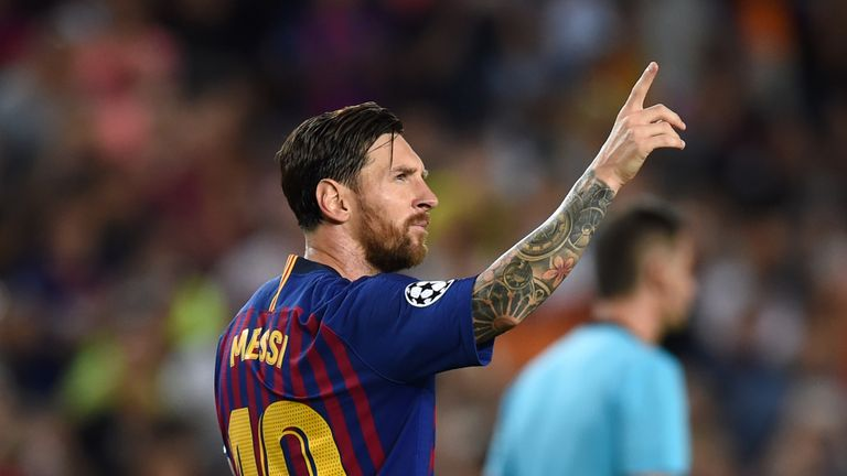 How many trophies does Lionel Messi have with FC Barcelona?